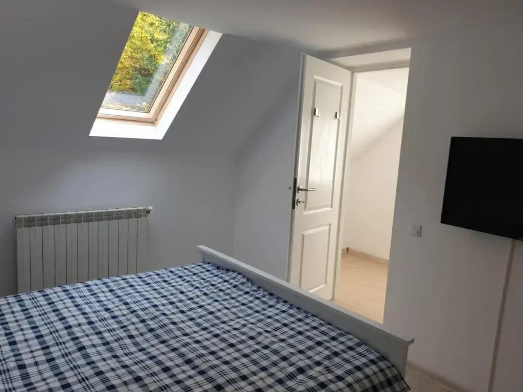 Standard Double room with mountain view full double bed