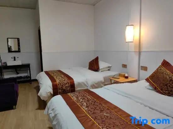 Standard Double Family room twin beds
