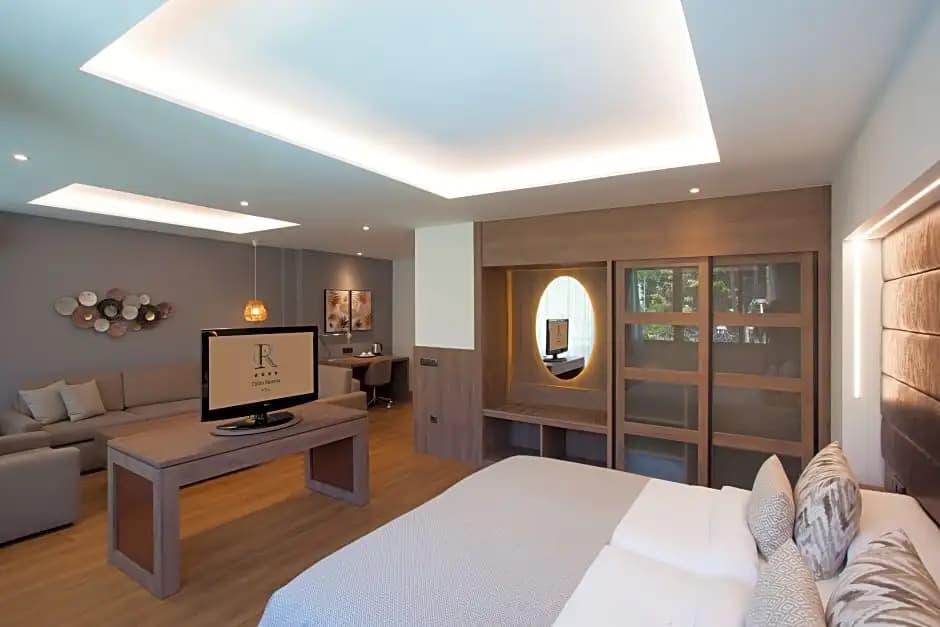 Standard Junior Suite