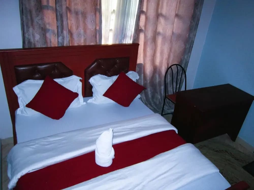 Deluxe Double room with balcony and with city view full double bed
