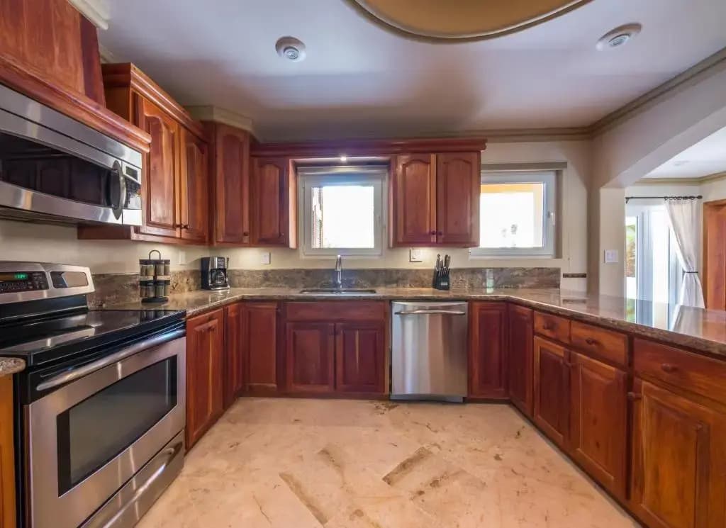 2 Bedrooms Villa