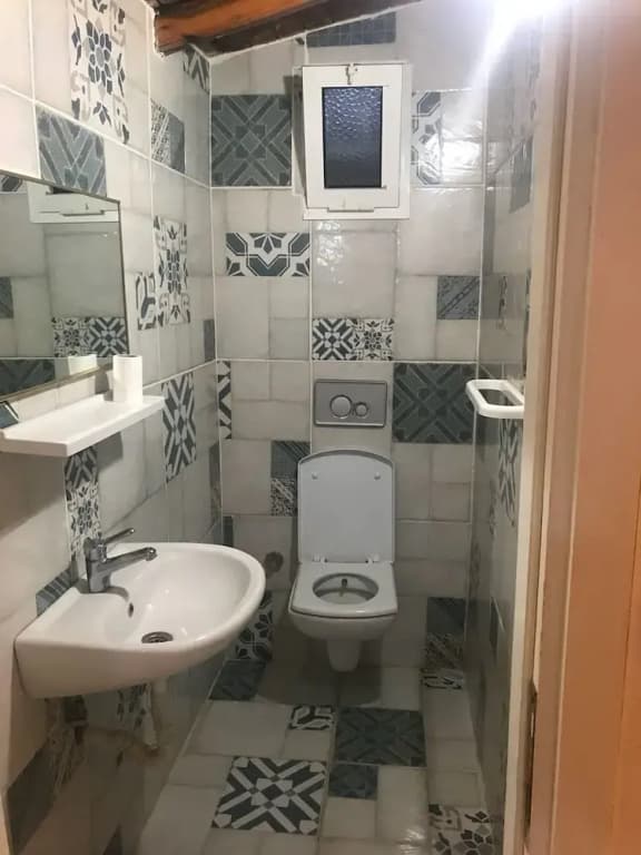 Economy room