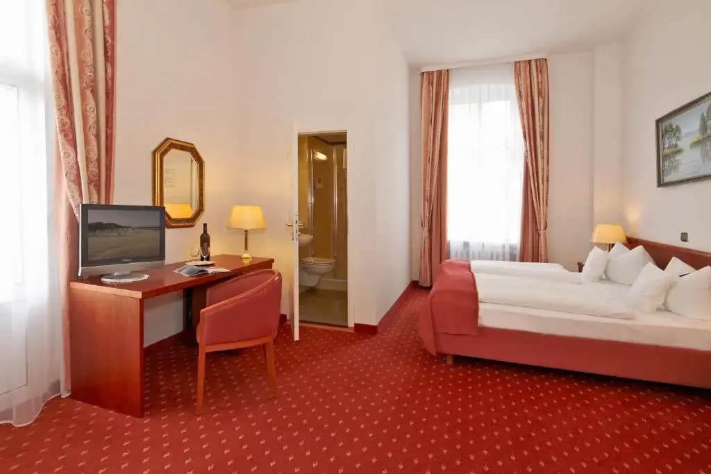 Standard Double room with balcony and with partial sea view full double bed