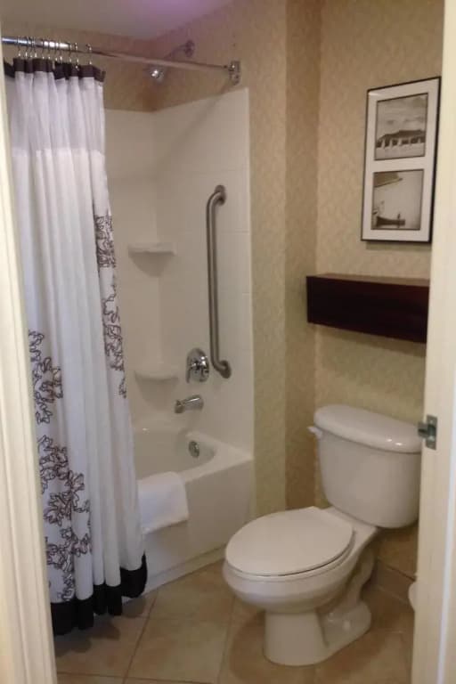 1 Bedroom Double Suite full double bed