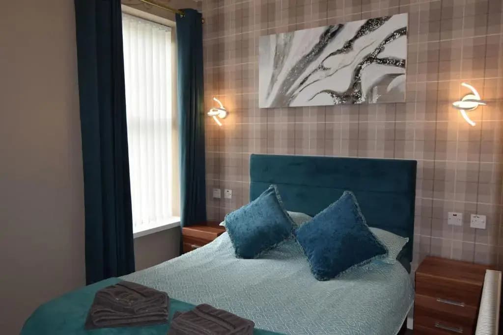 2 Bedrooms Apartment