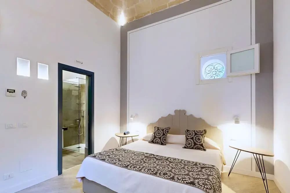 Economy room