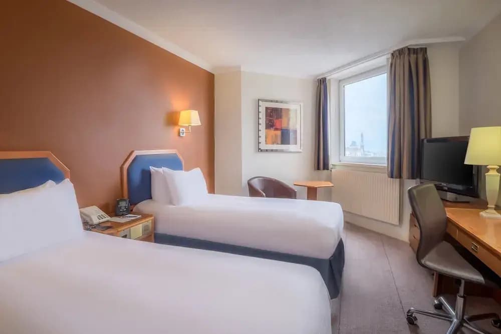 Standard Double room with partial sea view twin beds