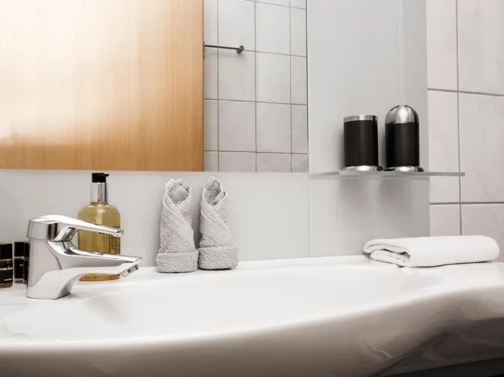 4 Bedrooms Apartment