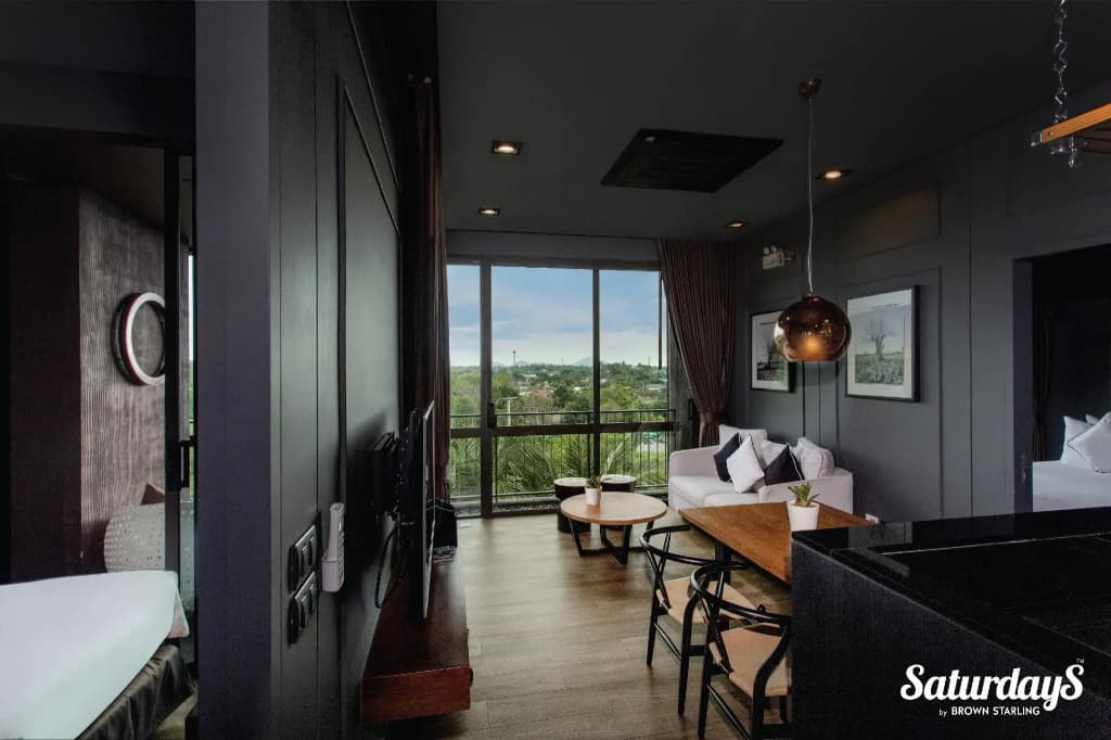 2 Bedrooms Suite with balcony