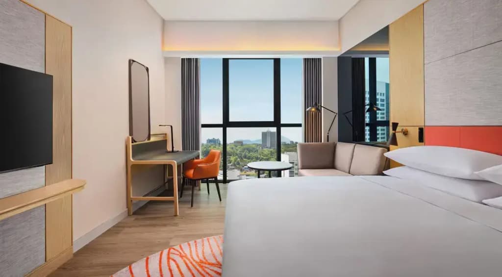 Superior Double room with city view full double bed