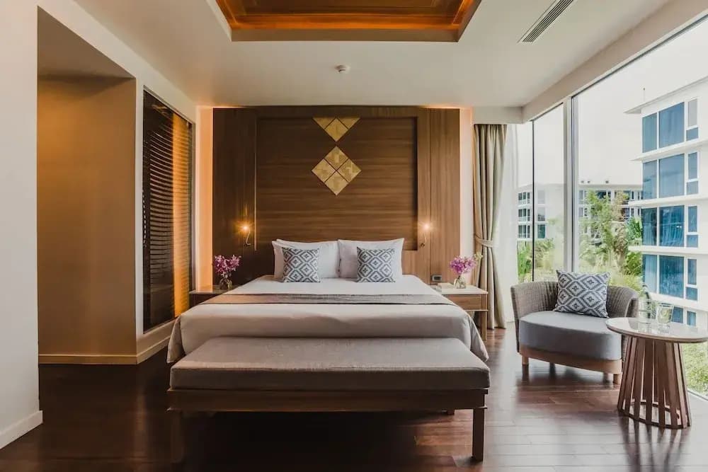 2 Bedrooms Penthouse Suite with balcony