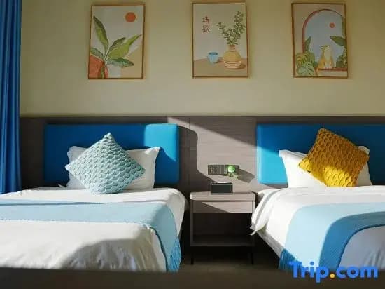 3 Bedrooms Standard room with balcony and with garden view