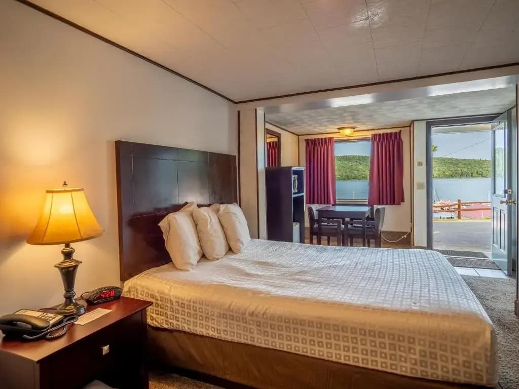 Standard Double room with sea view full double bed