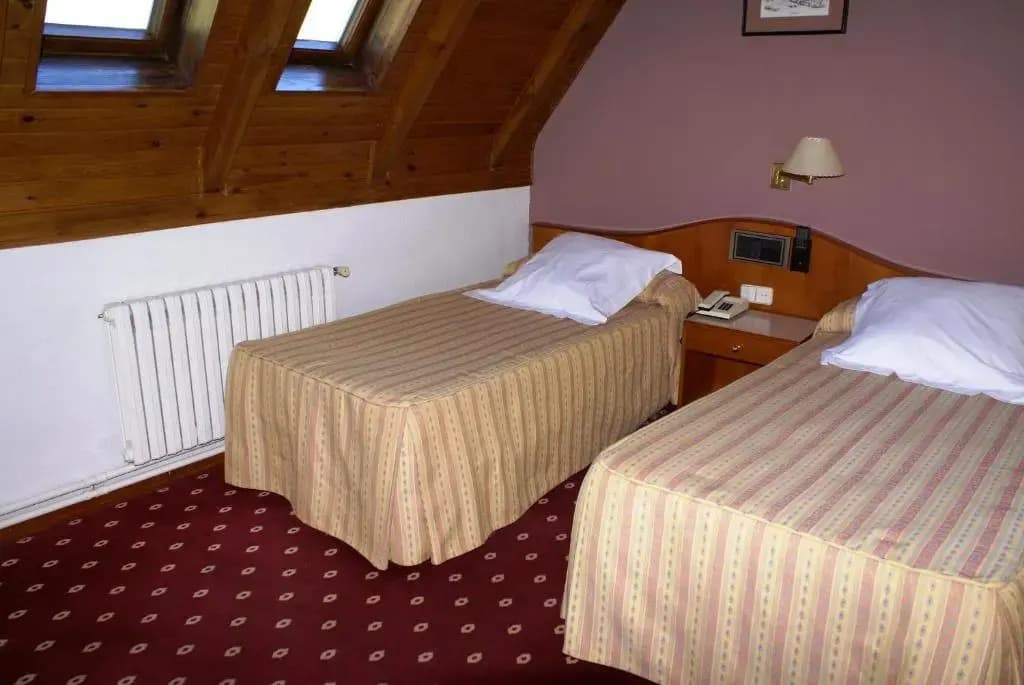 Economy room