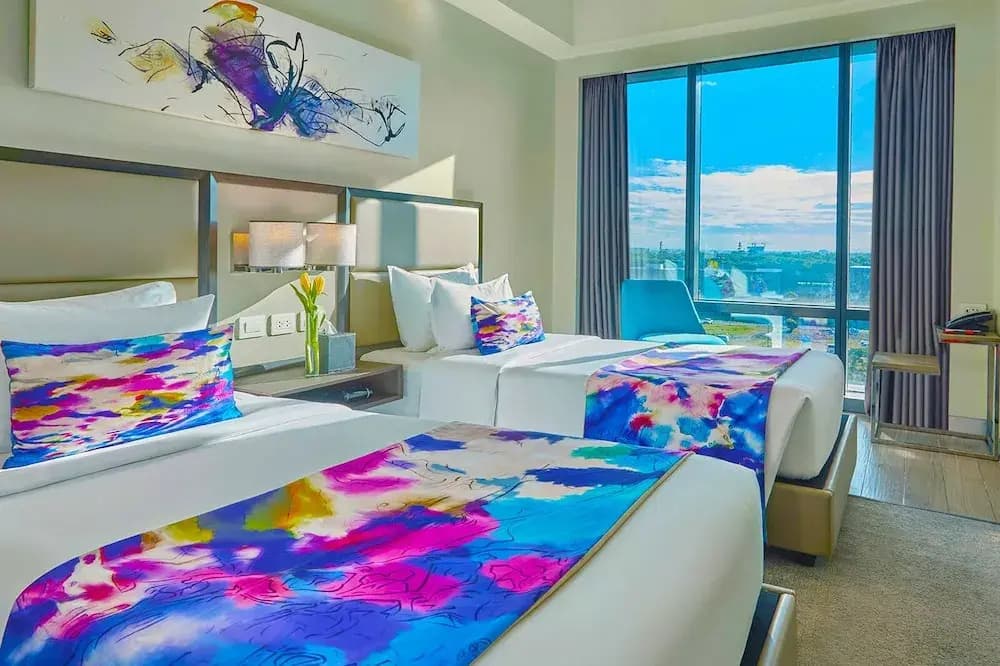 Standard Double room with Airport View full double bed