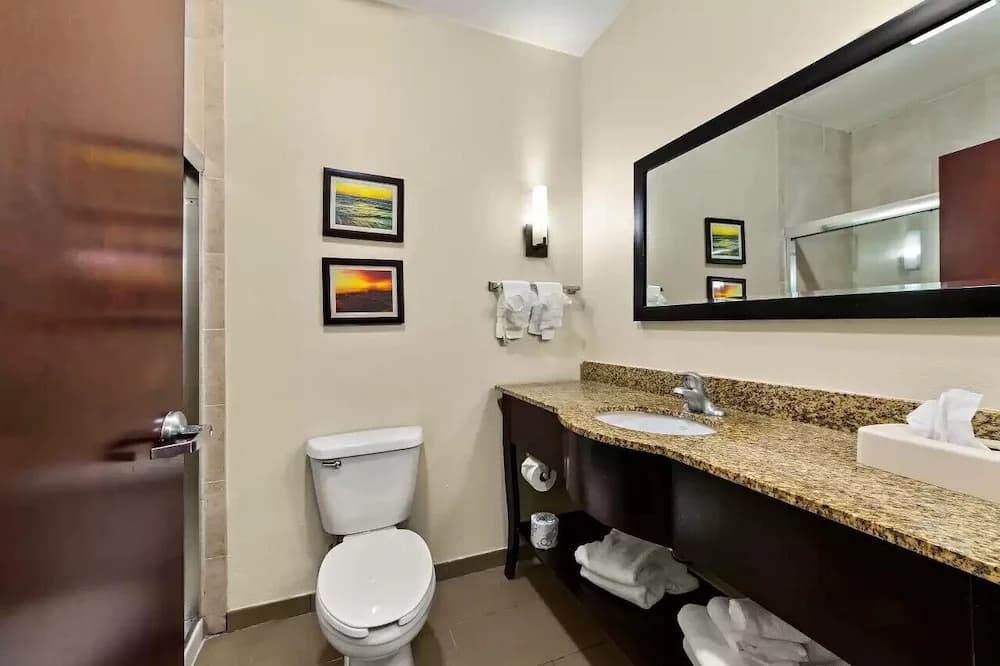 Double Suite with balcony full double bed