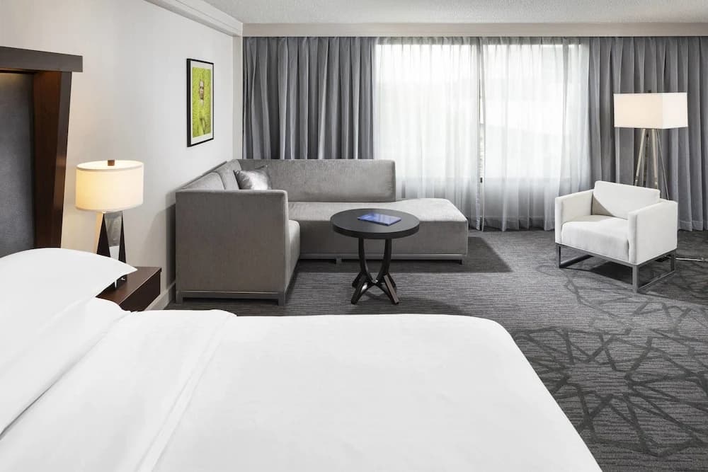 Double Club Suite full double bed