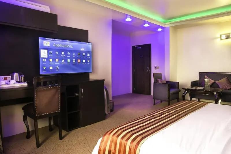 Platinum room