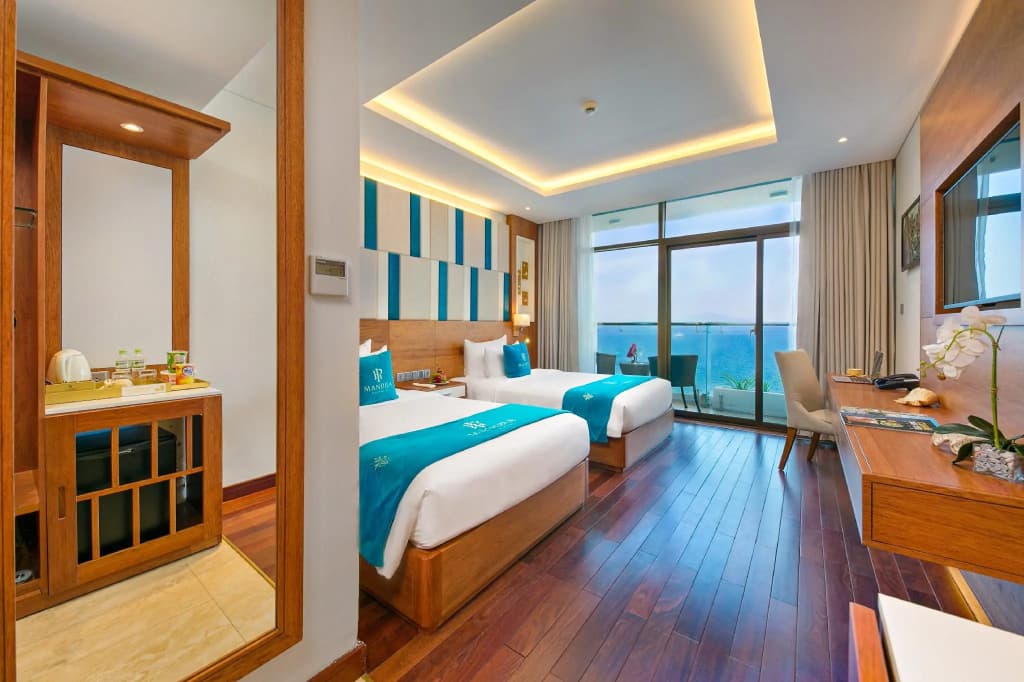 Deluxe Double room with sea view twin beds