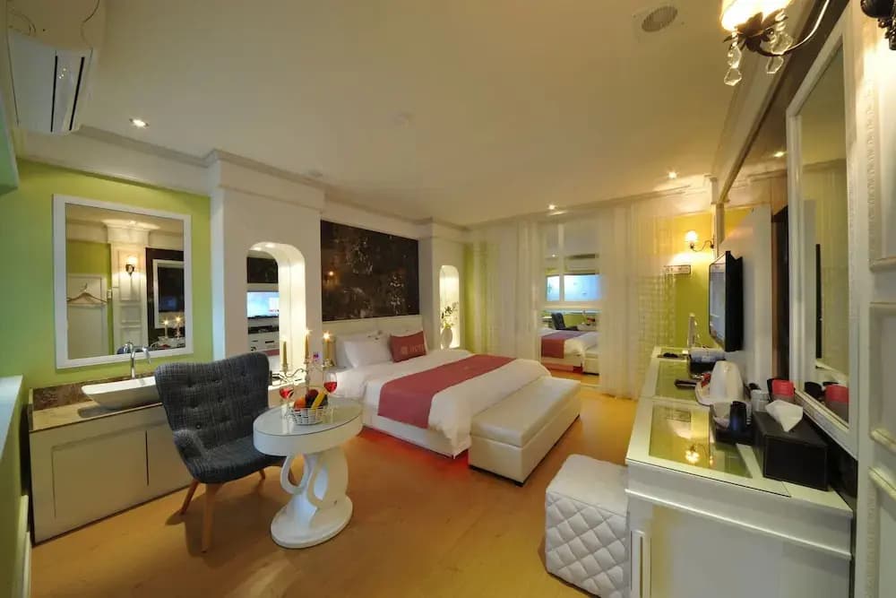 Hotel photo 1