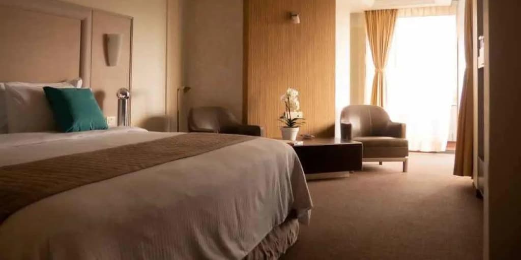 Double Suite full double bed