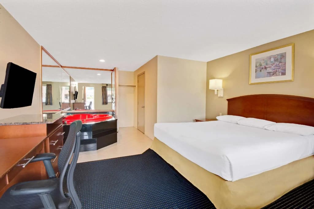 Double Suite full double bed