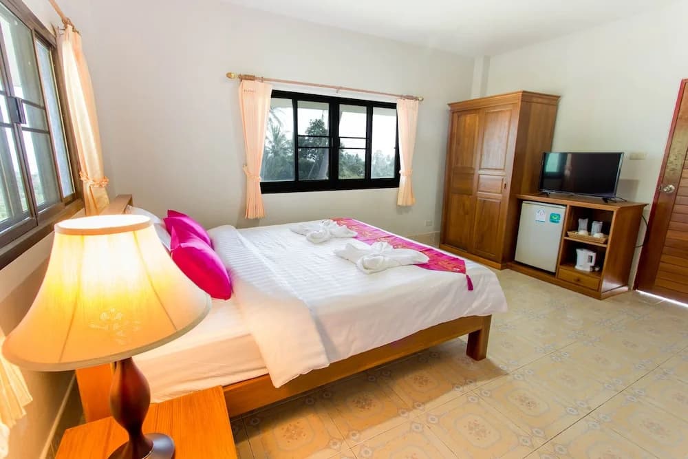 Standard Double room with balcony and with pool view full double bed