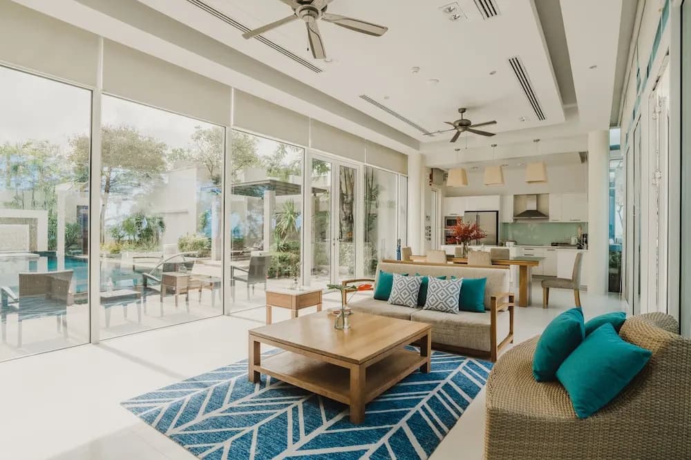 4 Bedrooms Villa