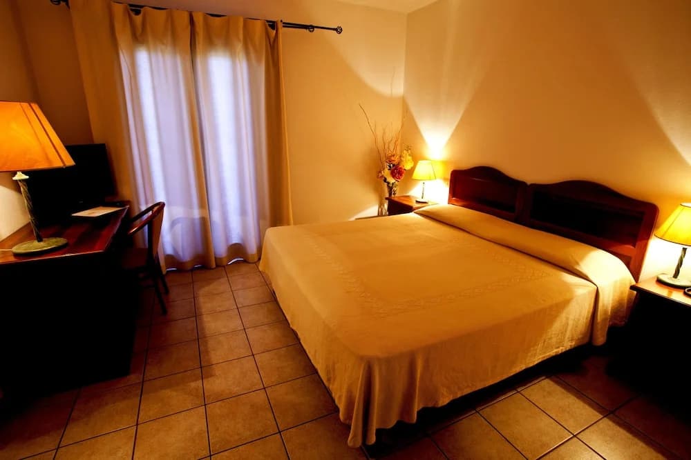 Standard Double room with balcony full double bed