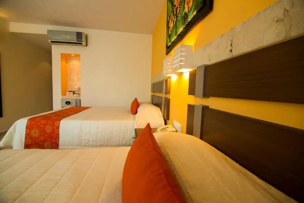 Standard Double room with city view twin beds