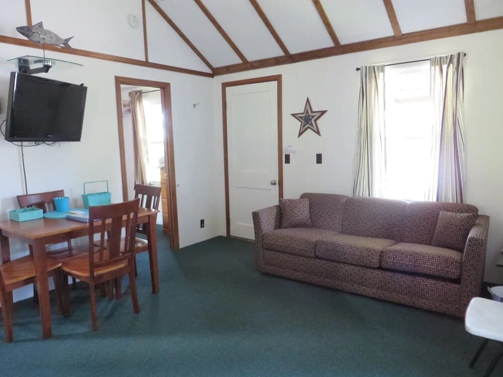 1 Bedroom Cottage with partial view