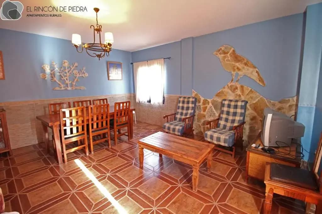 2 Bedrooms Apartment with mountain view