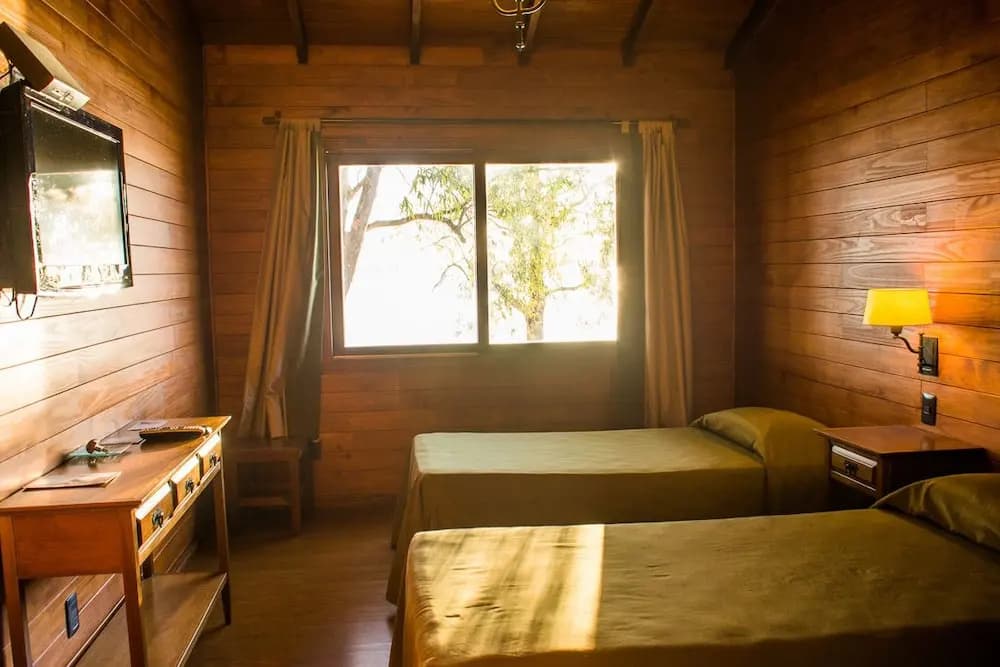 2 Bedrooms Bungalow