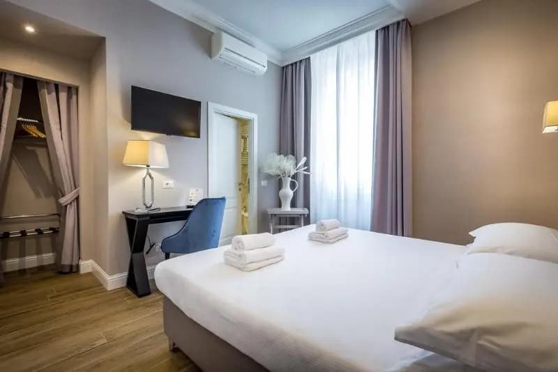 Superior Triple room