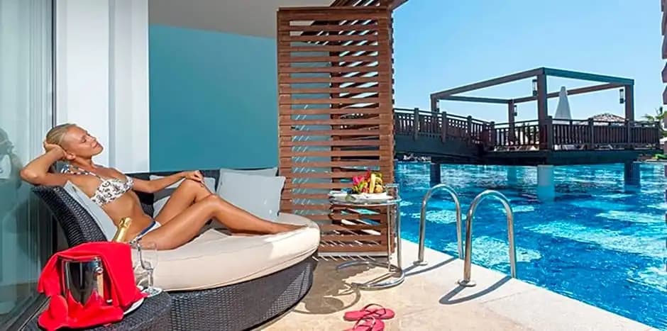 Standard Double room with partial sea view full double bed