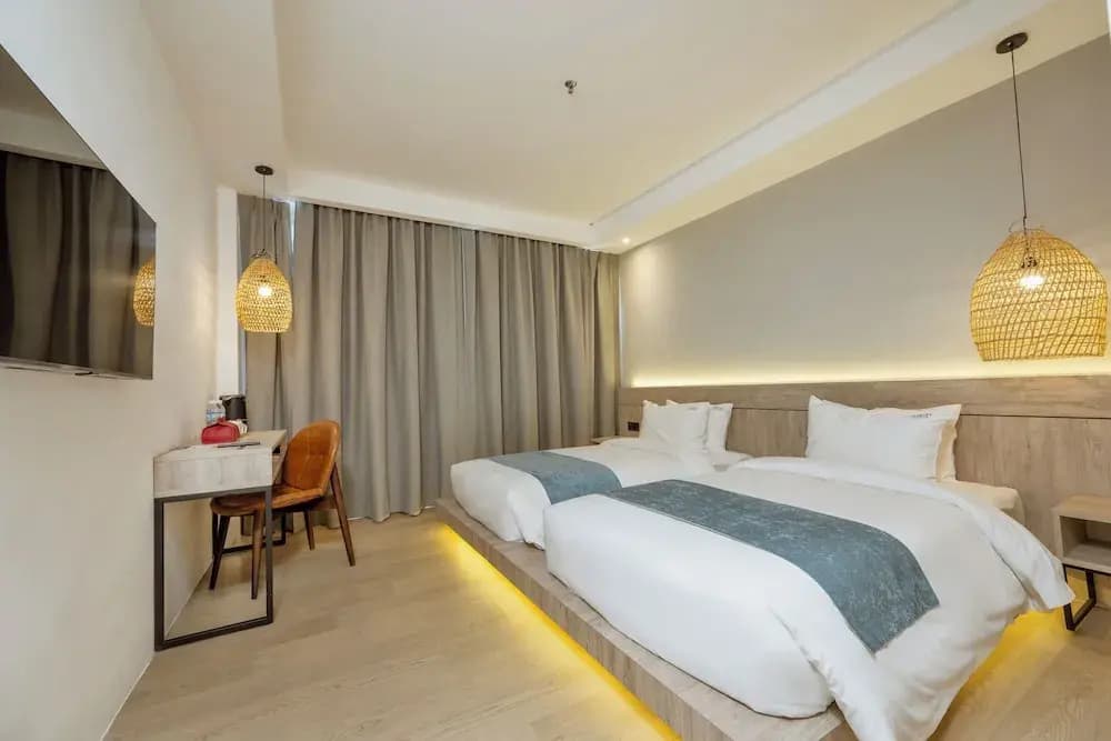 Deluxe Double room twin beds