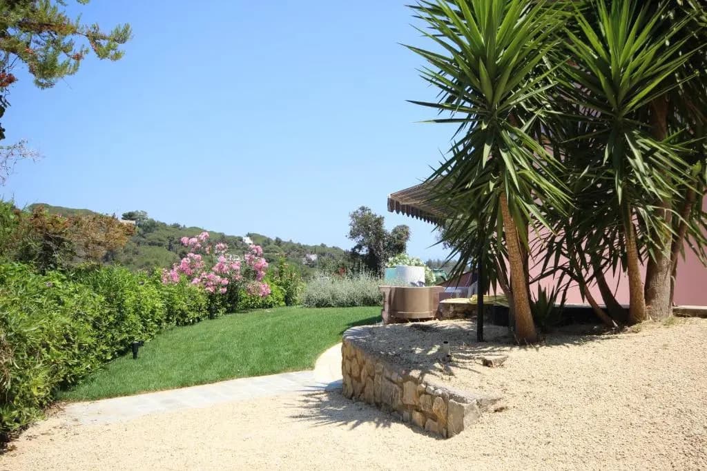 2 Bedrooms Cottage