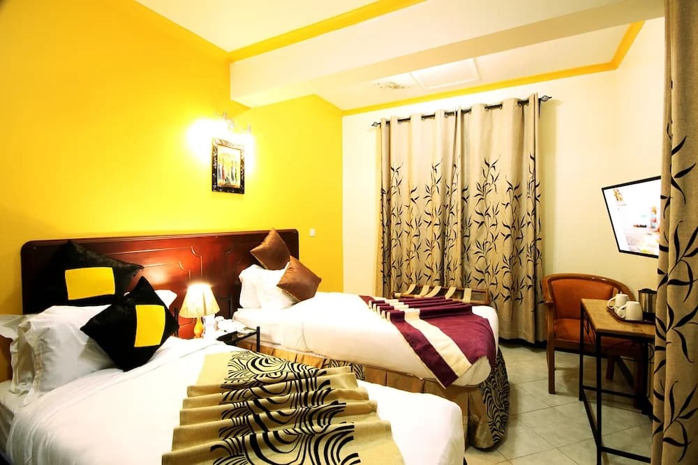 Deluxe Double room twin beds