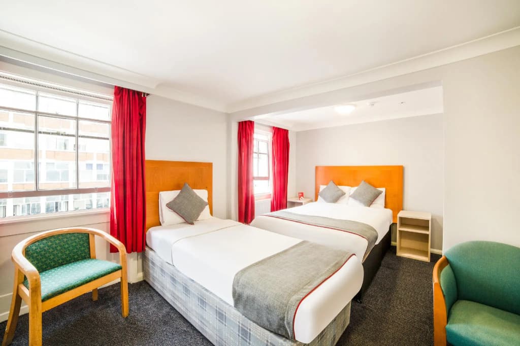 Standard Triple room