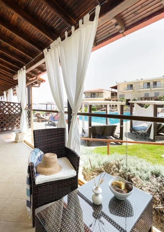 Suite with balcony and with partial sea view