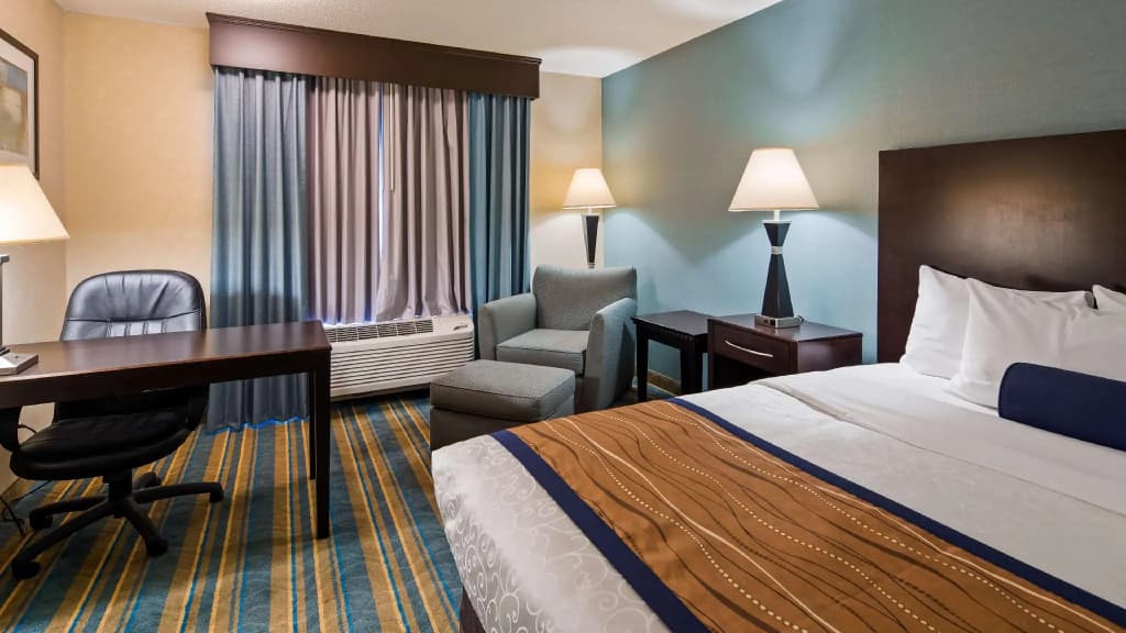 1 Bedroom Double Suite full double bed