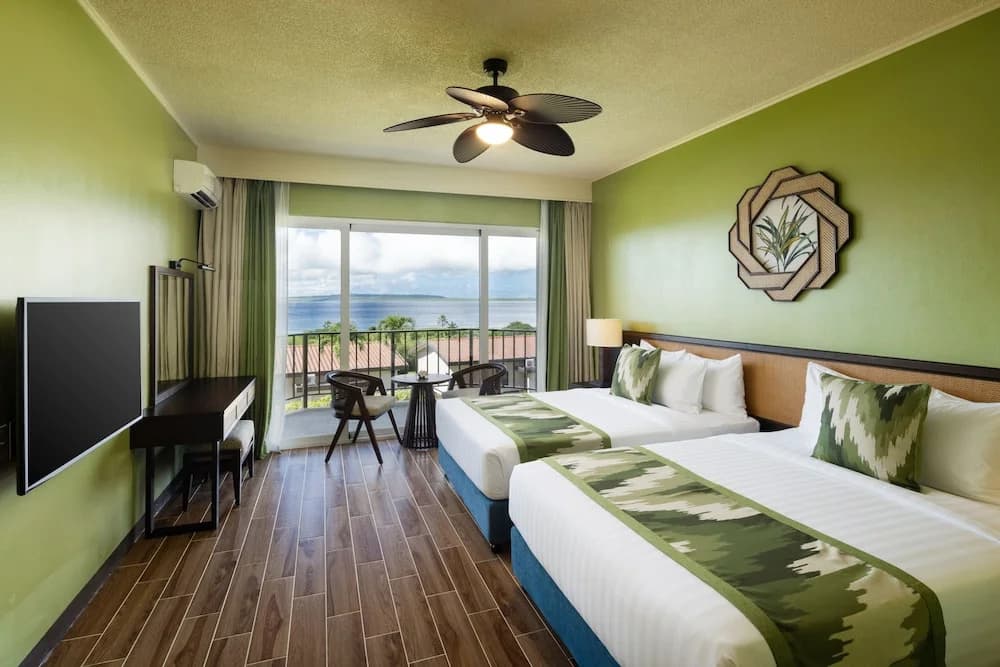 Deluxe Basement room with balcony and with ocean view