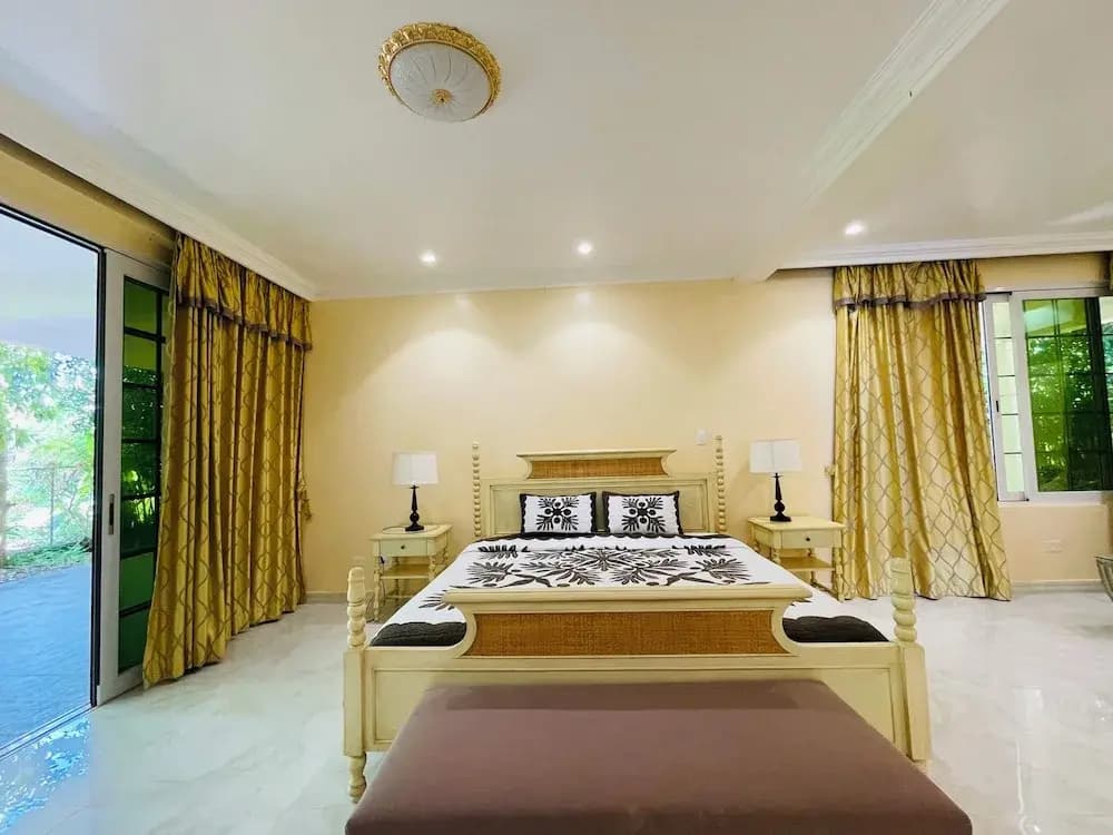 4 Bedrooms Deluxe Cottage with garden view