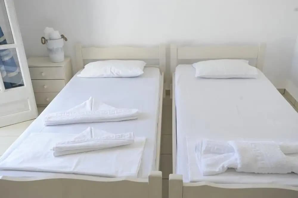 Standard Double room with balcony full double bed