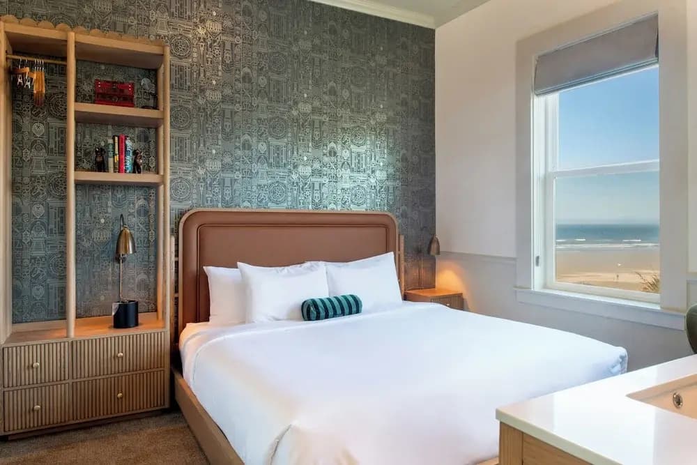 Standard Double room with partial view full double bed