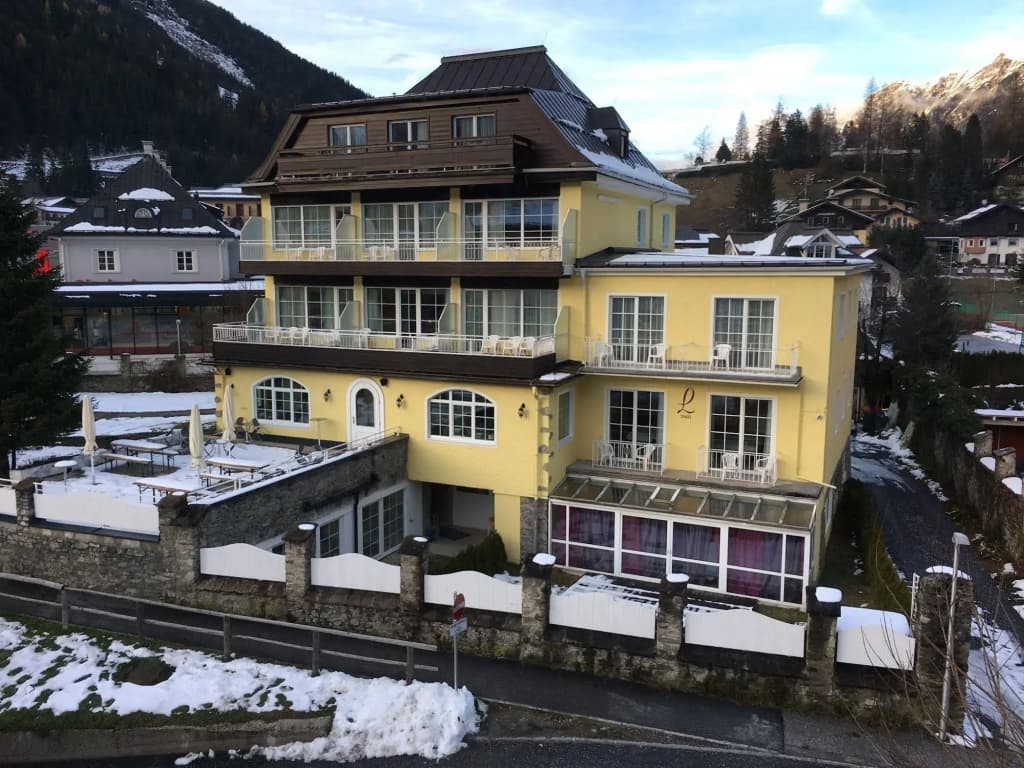 Hotel photo 1