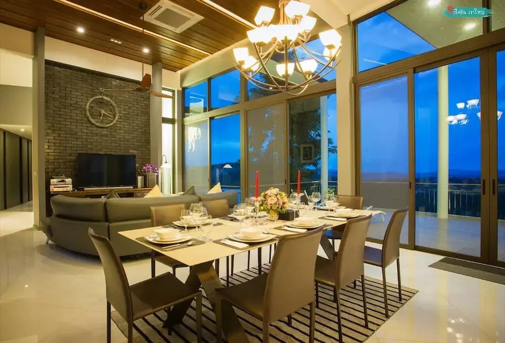 4 Bedrooms Luxury Club Cottage with balcony and with land view