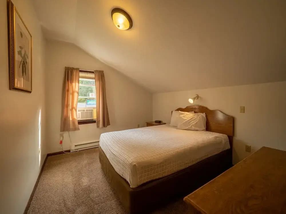 3 Bedrooms Family Cottage with lake view
