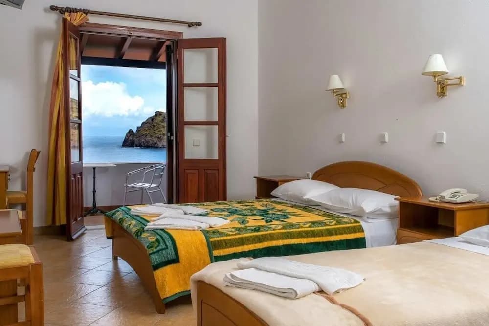 Superior Double room with balcony full double bed