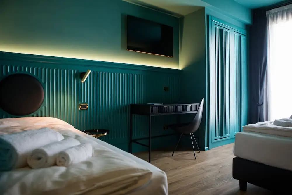 Standard Triple room with balcony